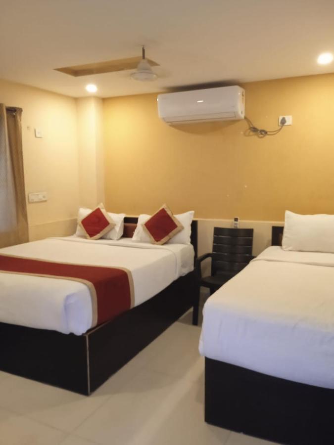 The Royal Inn Visakhapatnam Zimmer foto